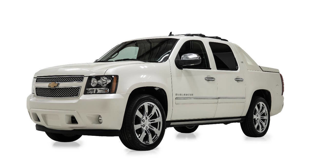 Used 2012 Chevrolet Avalanche LTZ image 2