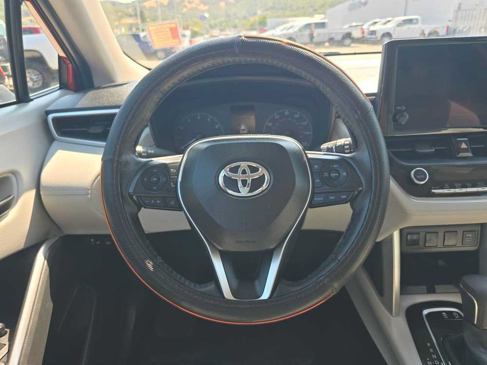 Used 2024 Toyota Corolla Cross LE w/ Moonroof Package AWD/4WD image 11