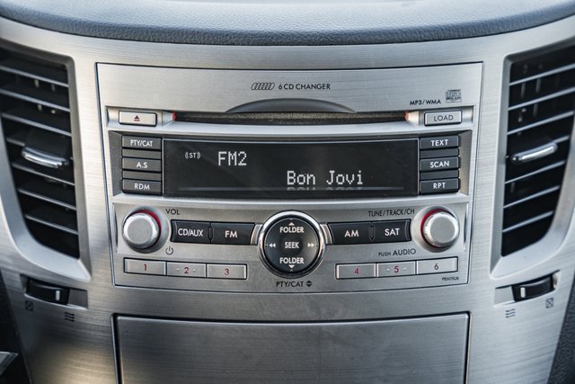 Used 2010 Subaru Outback 2.5i Premium image 22