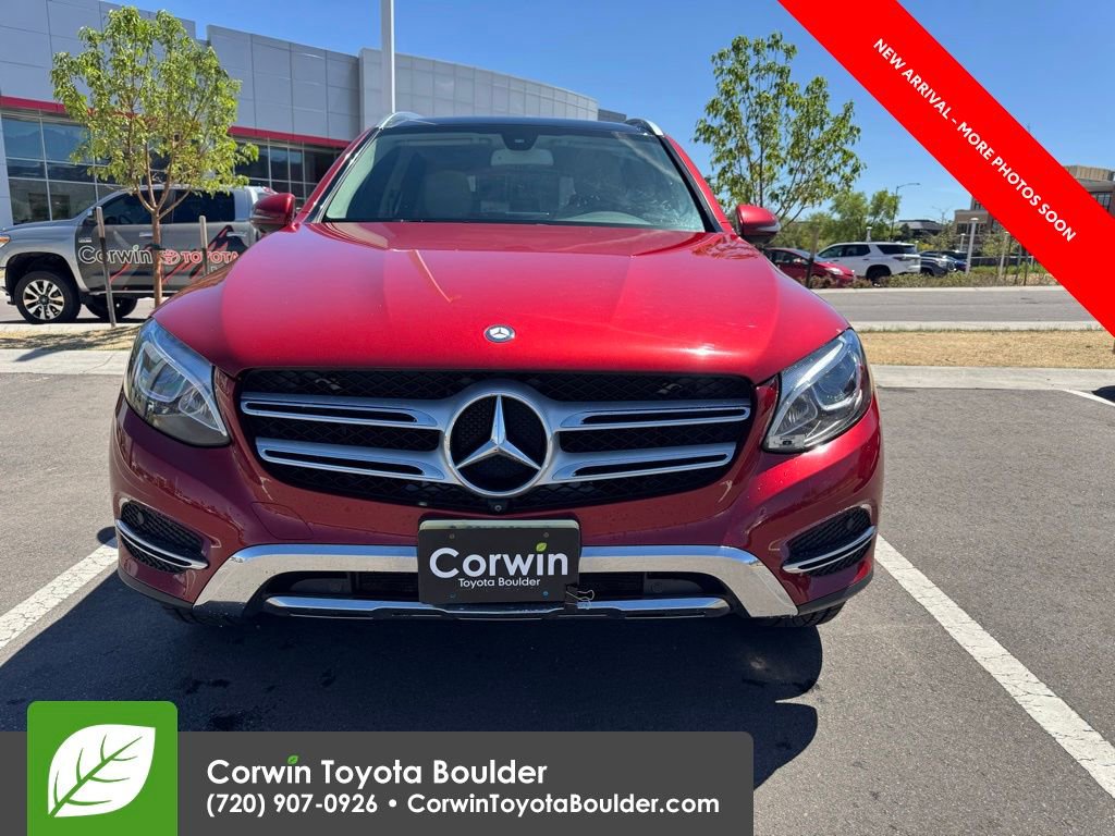 Used 2017 Mercedes-Benz GLC 300 4MATIC image 2