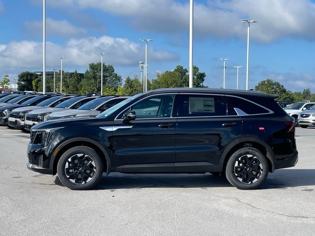 New 2026 Kia Sorento S w/ S Panoramic Sunroof Package image 4