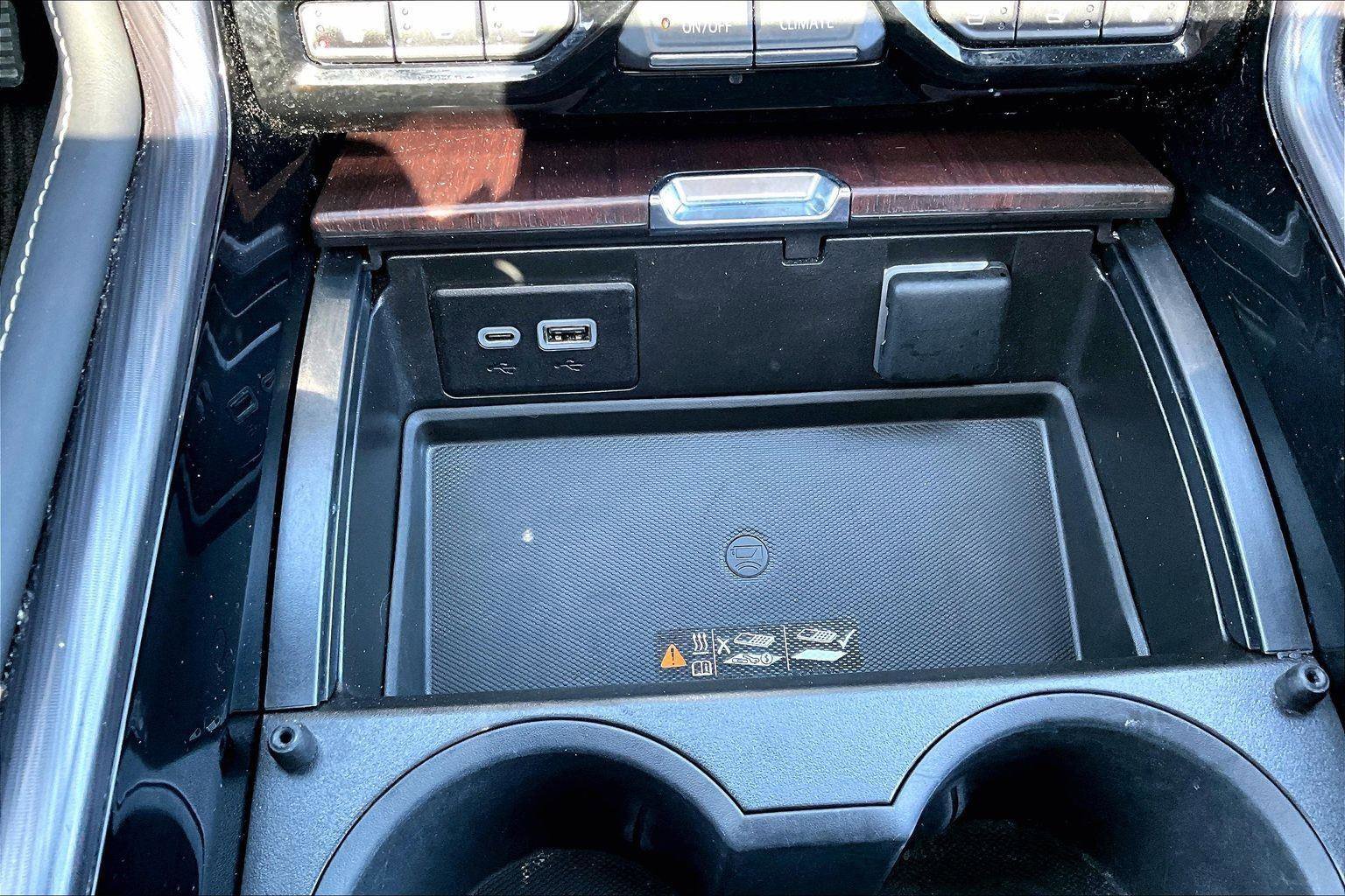 Used 2023 GMC Yukon XL Denali Ultimate image 34