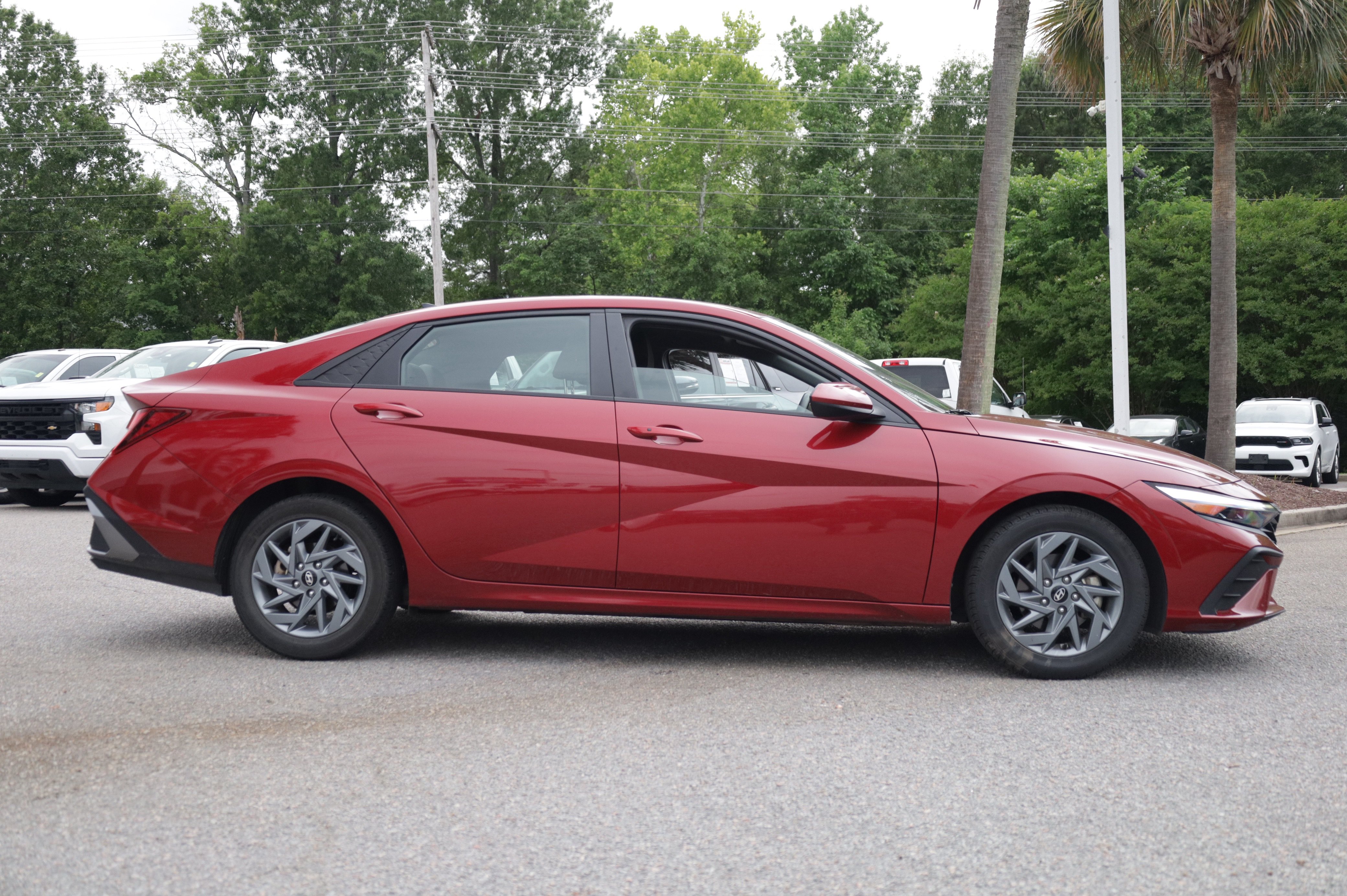 Used 2024 Hyundai Elantra SEL FWD image 6