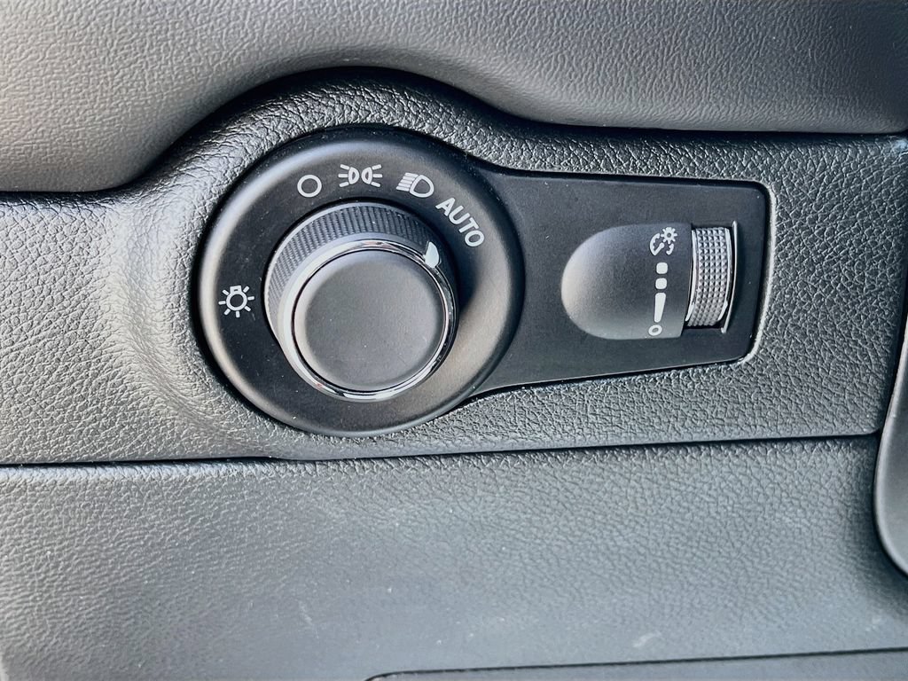 Used 2025 Dodge Durango GT AWD/4WD image 19