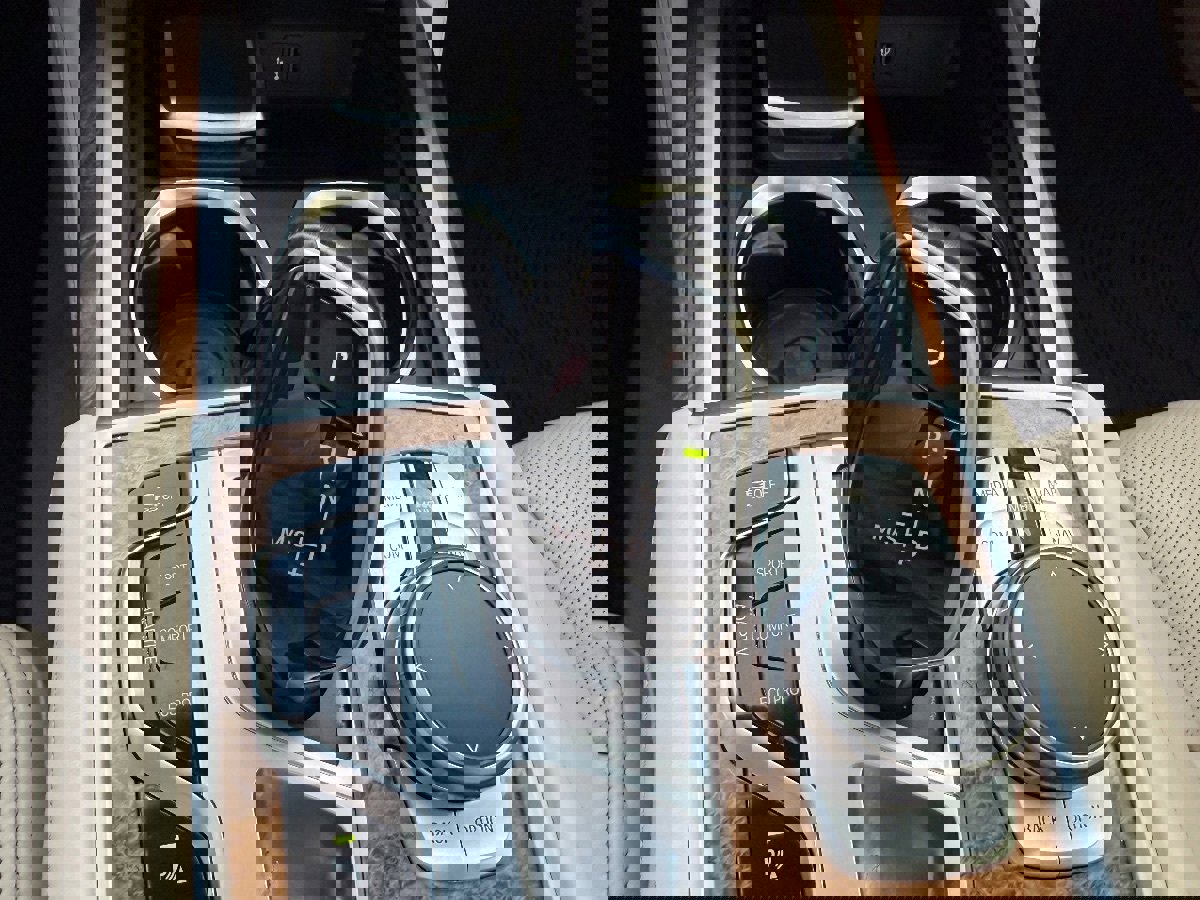 Used 2018 BMW 750i xDrive image 37