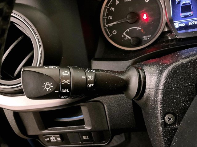 Used 2019 Toyota Tacoma SR5 AWD/4WD image 31