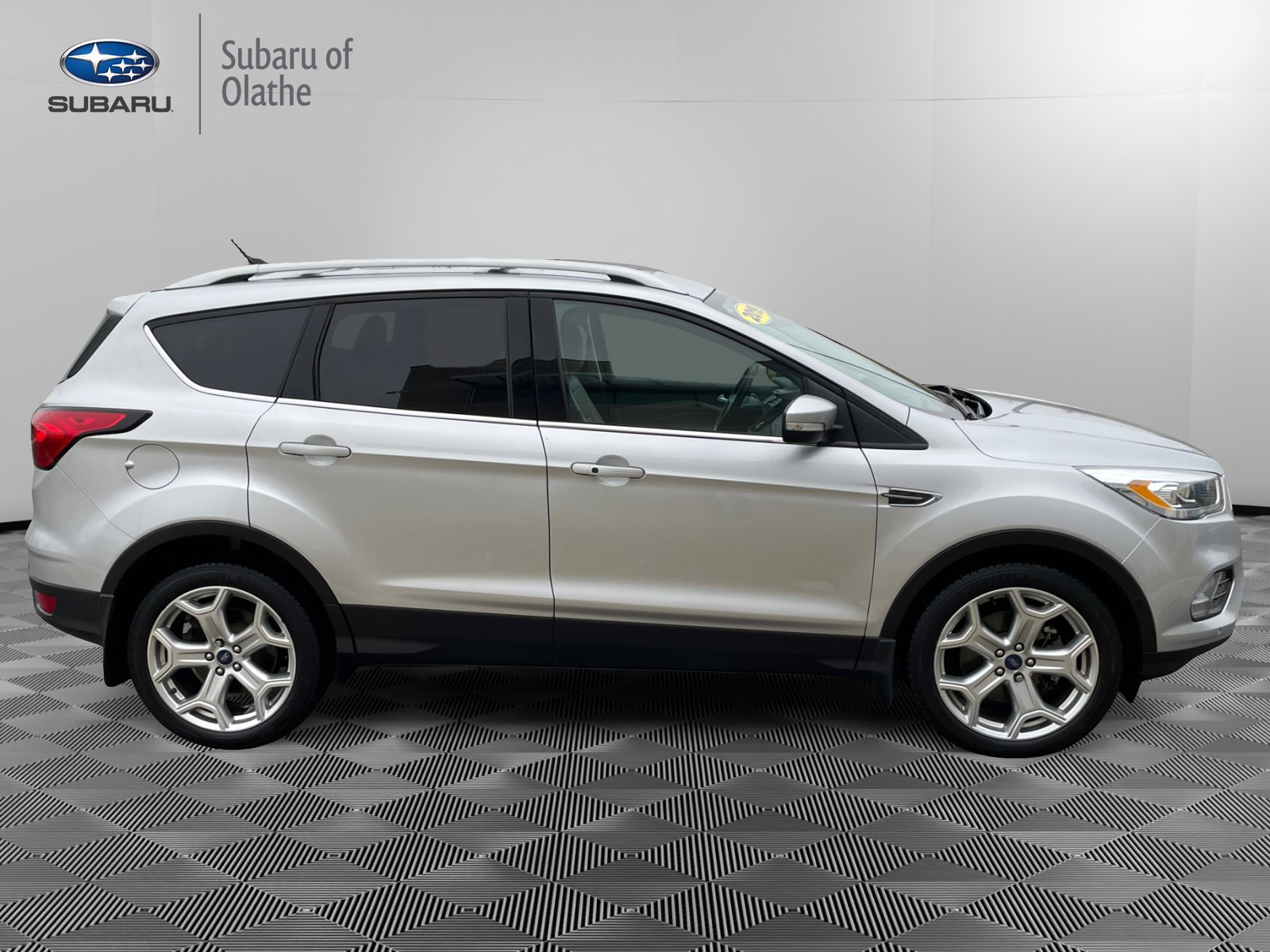 Used 2019 Ford Escape Titanium image 12