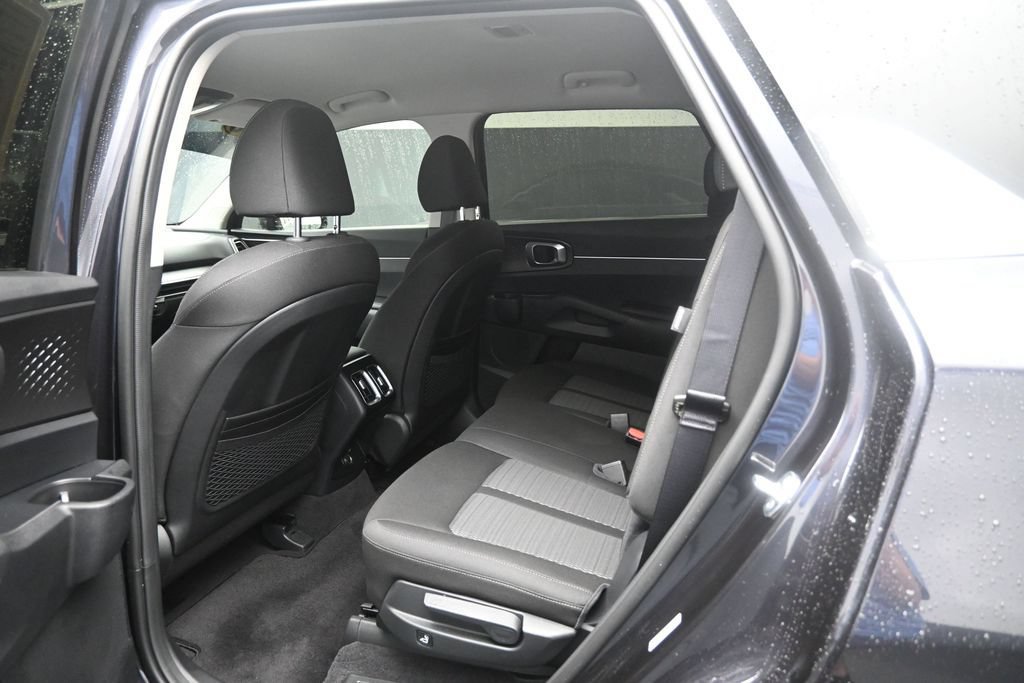 Used 2026 Kia Sorento LX FWD image 22