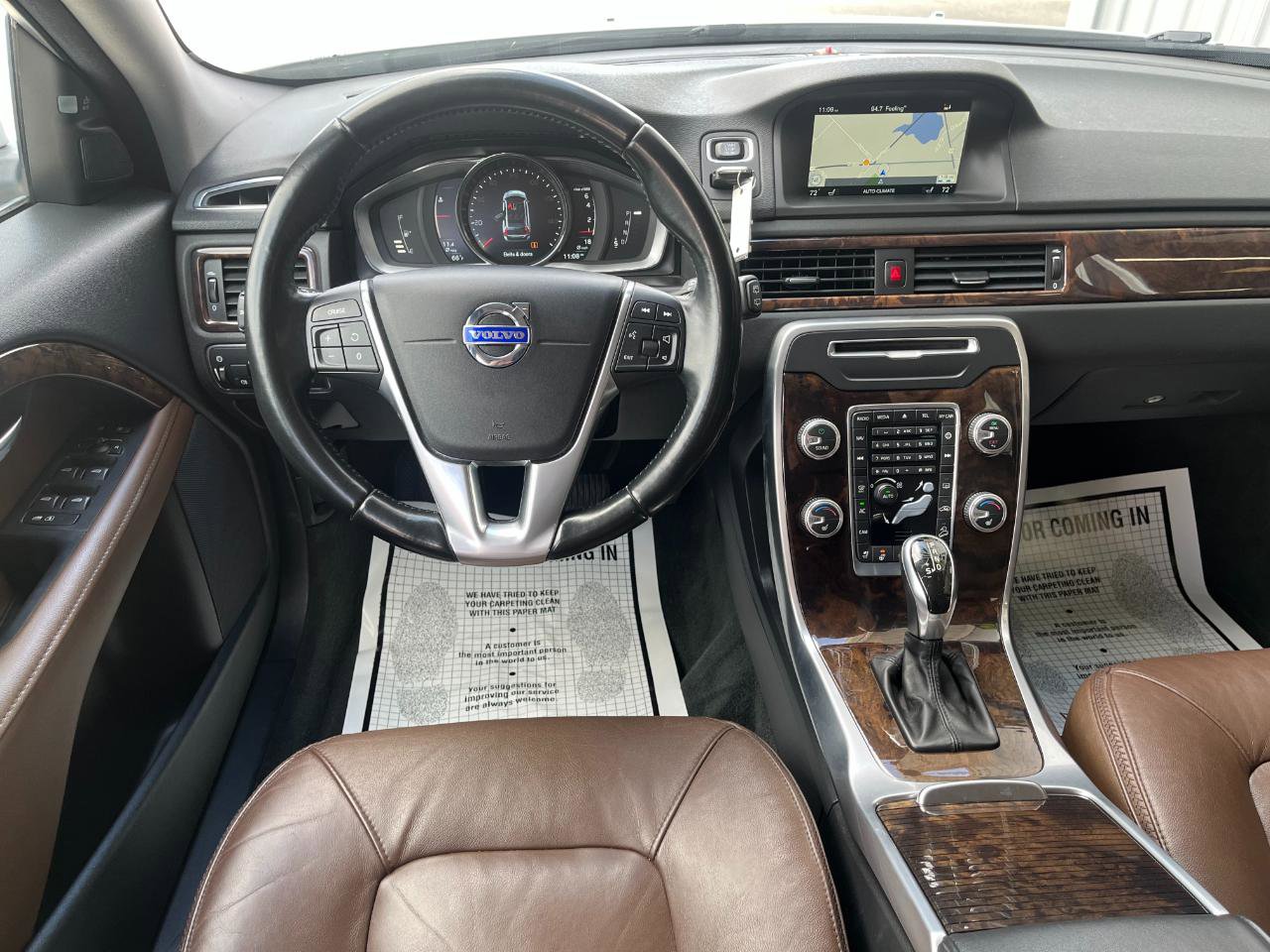 Used 2015 Volvo XC70 T6 w/ Proximity Package AWD/4WD image 13