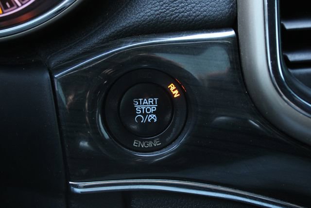 Used 2015 Jeep Grand Cherokee Overland AWD/4WD image 14