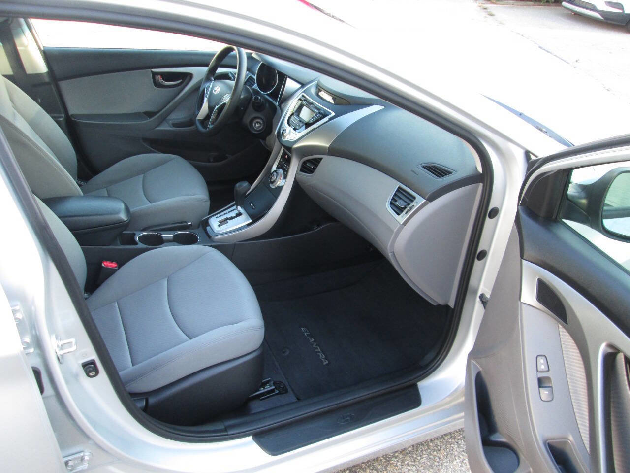 Used 2011 Hyundai Elantra GLS w/ Preferred Equipment Pkg 3 image 19
