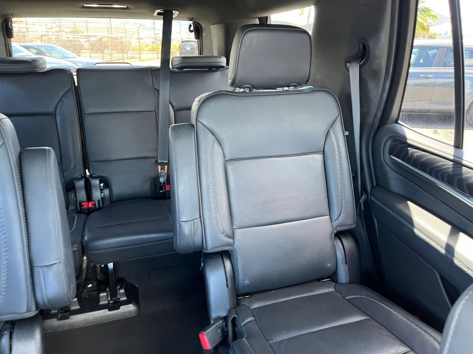 Used 2023 GMC Yukon Denali RWD image 39