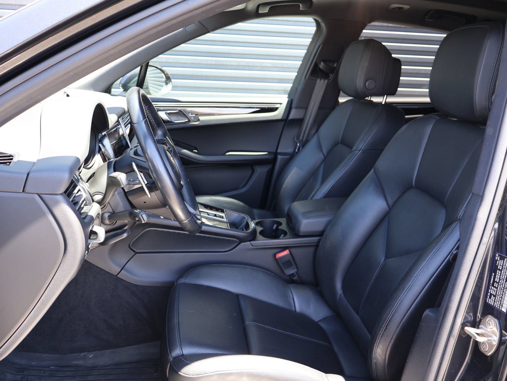 Used 2023 Porsche Macan S AWD/4WD image 10