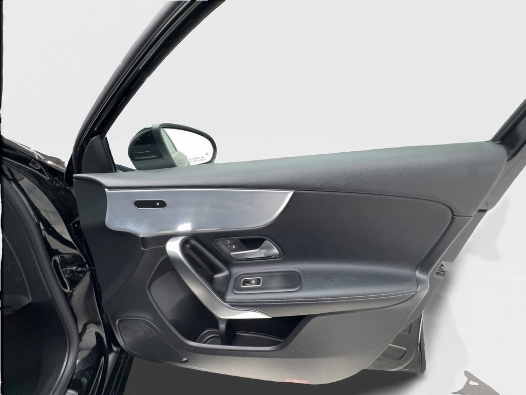 Used 2022 Mercedes-Benz A 220 image 29