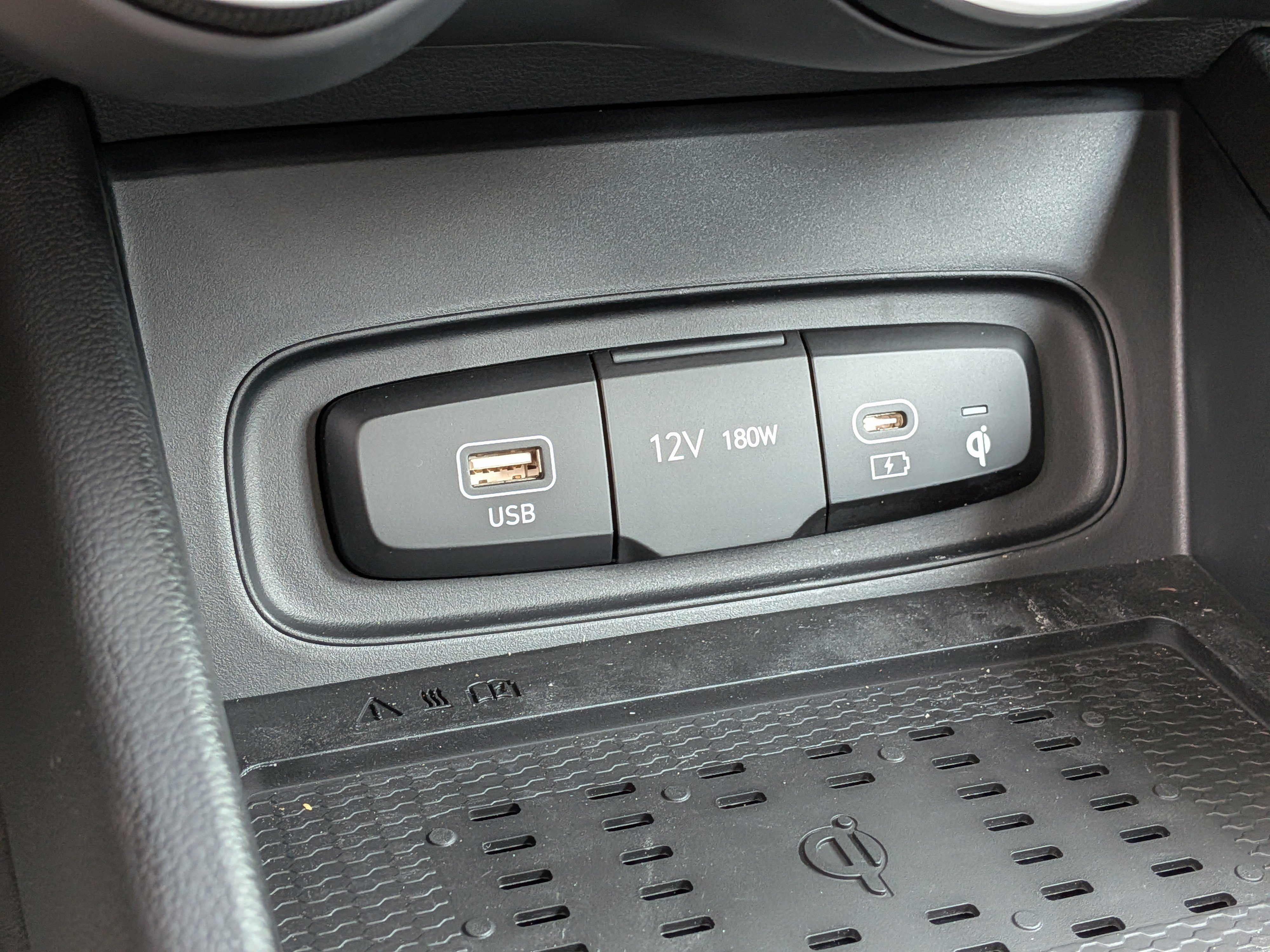 Used 2026 Hyundai Venue SEL FWD image 31