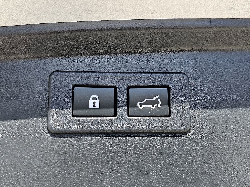 Certified 2025 Subaru Outback Premium image 15