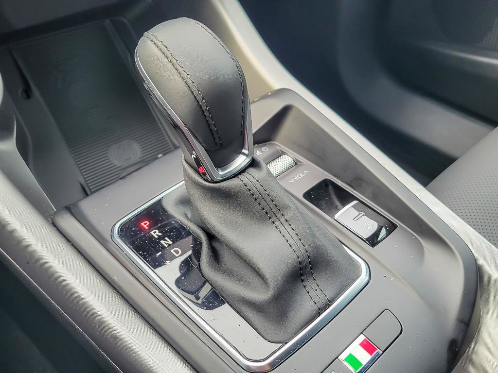 New 2025 Alfa Romeo Tonale w/ Premium Package AWD/4WD image 16