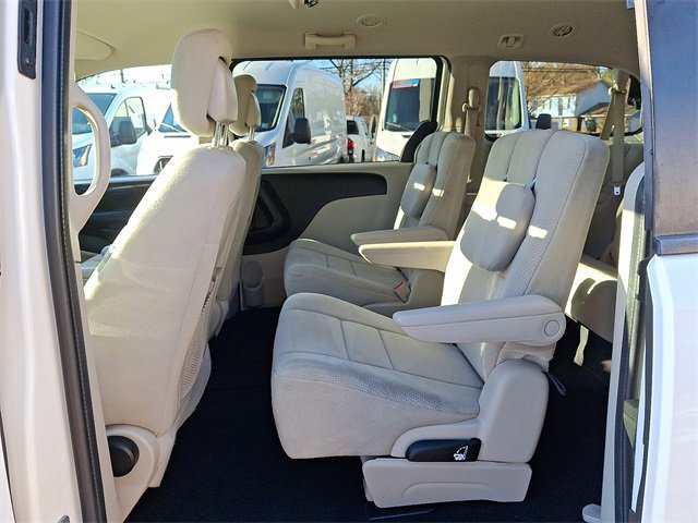 Used 2013 Dodge Grand Caravan SE image 13