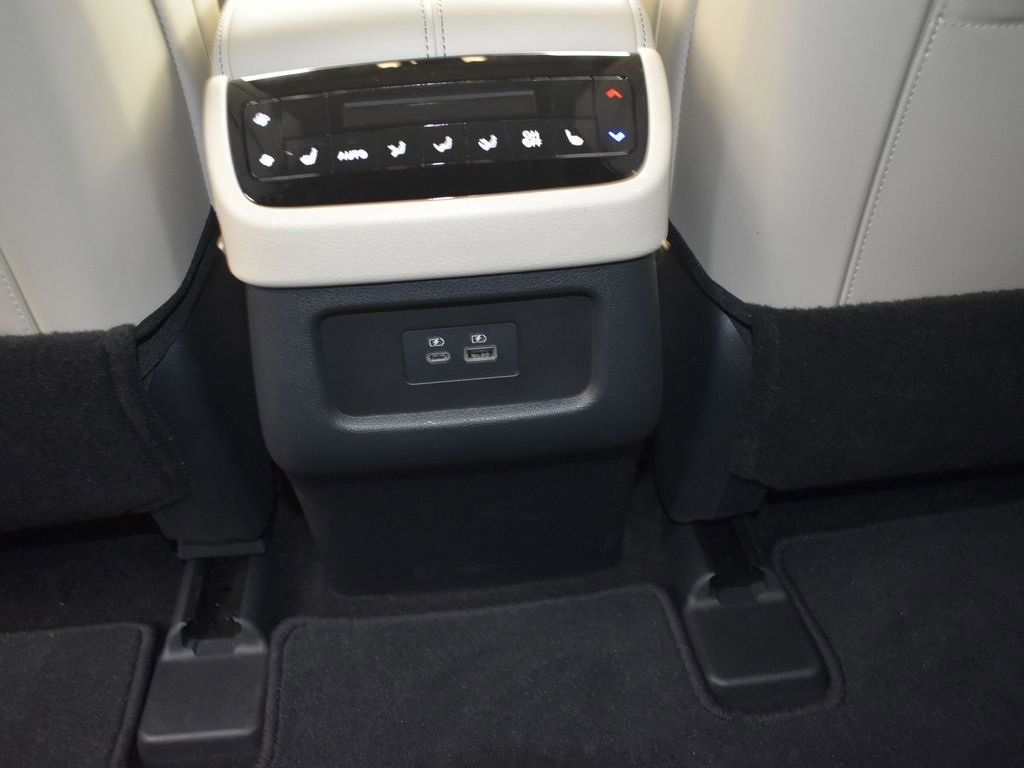 Used 2025 INFINITI QX60 Luxe image 17