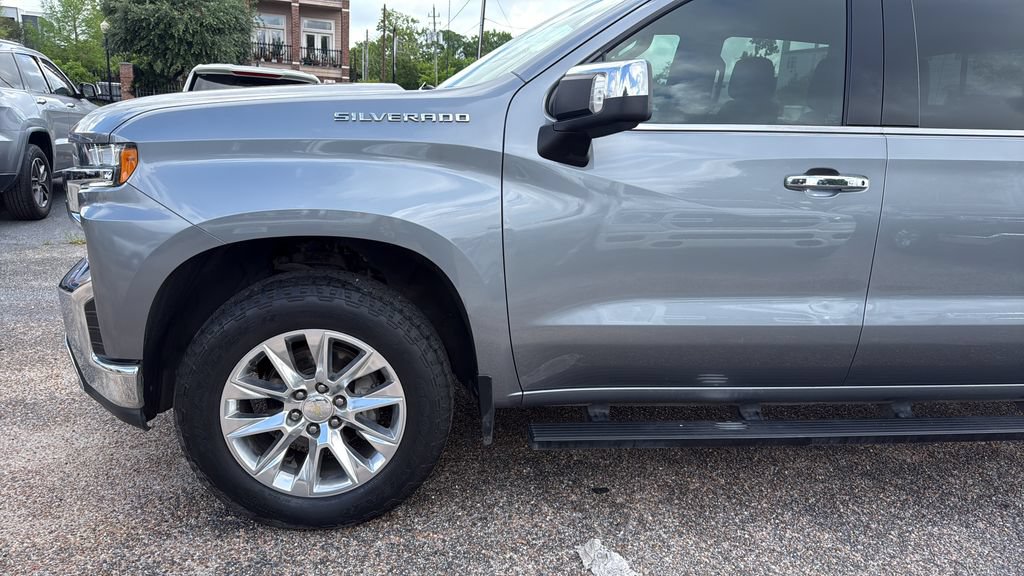Used 2021 Chevrolet Silverado 1500 LTZ AWD/4WD image 18