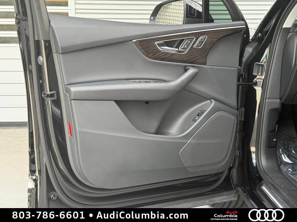 Used 2023 Audi Q7 3.0T Premium w/ Convenience Package AWD/4WD image 20