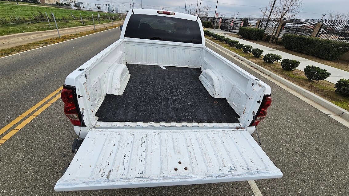 Used 2004 Chevrolet Silverado 2500 LT w/ Skid Plate Package image 11