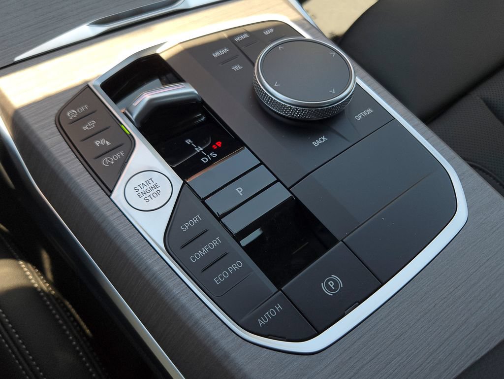 New 2026 BMW 330i Sedan w/ Convenience Package RWD image 10