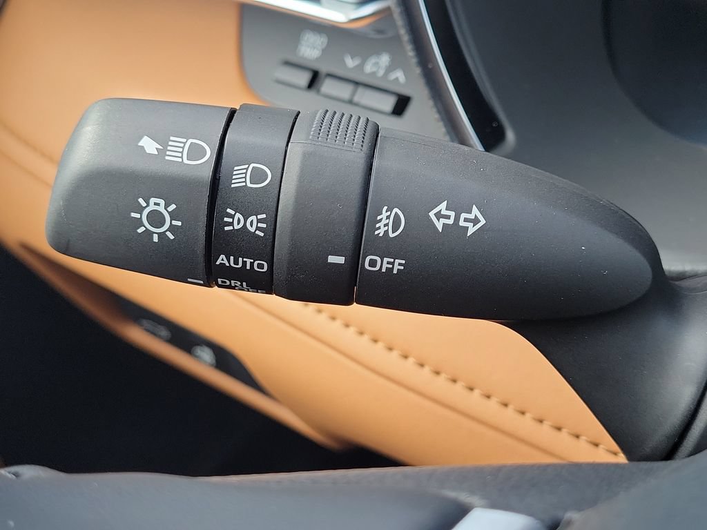 New 2026 Toyota Highlander Platinum AWD/4WD image 11