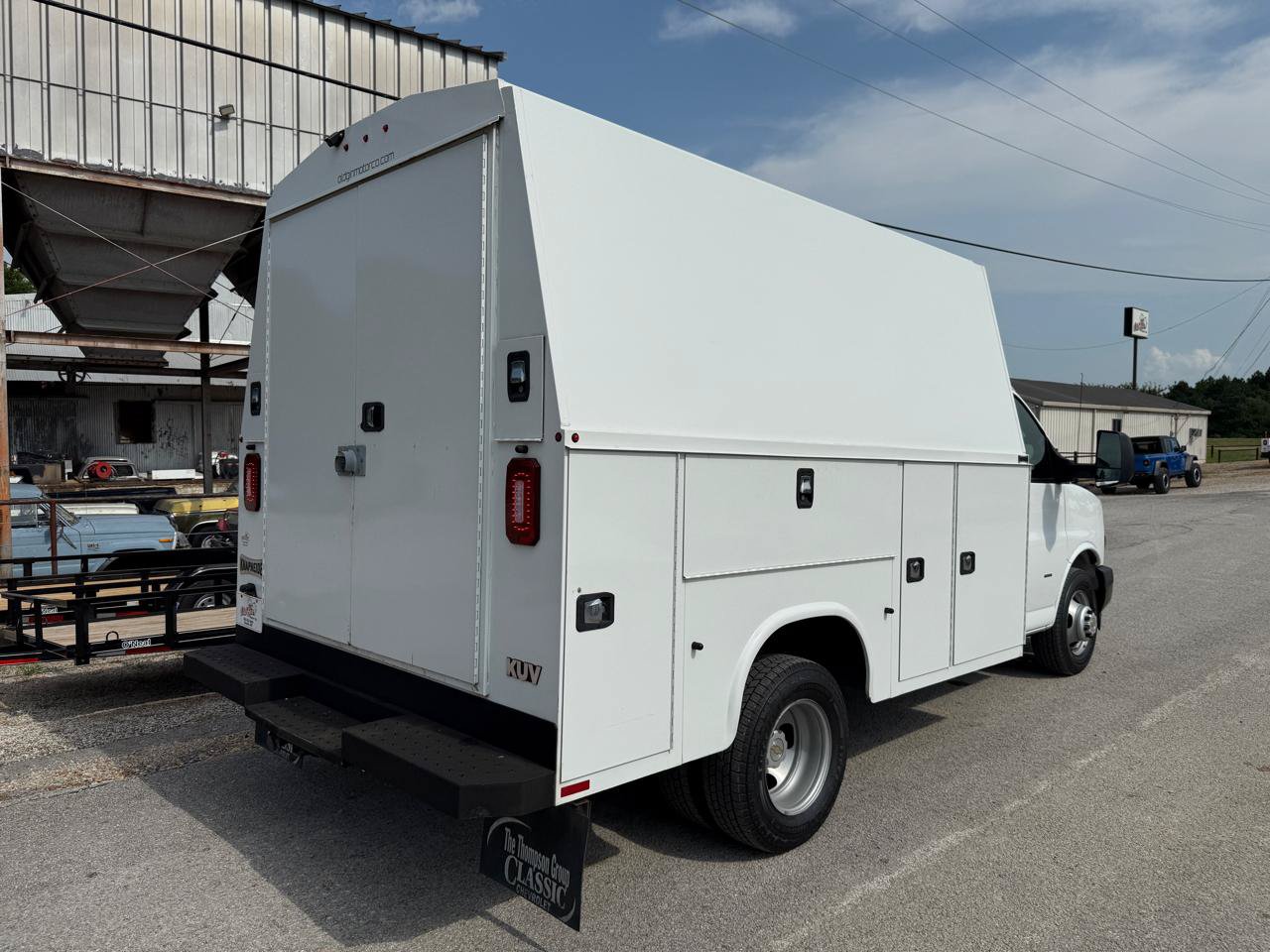 Used 2021 Chevrolet Express 3500 w/ Power Convenience Package RWD image 7