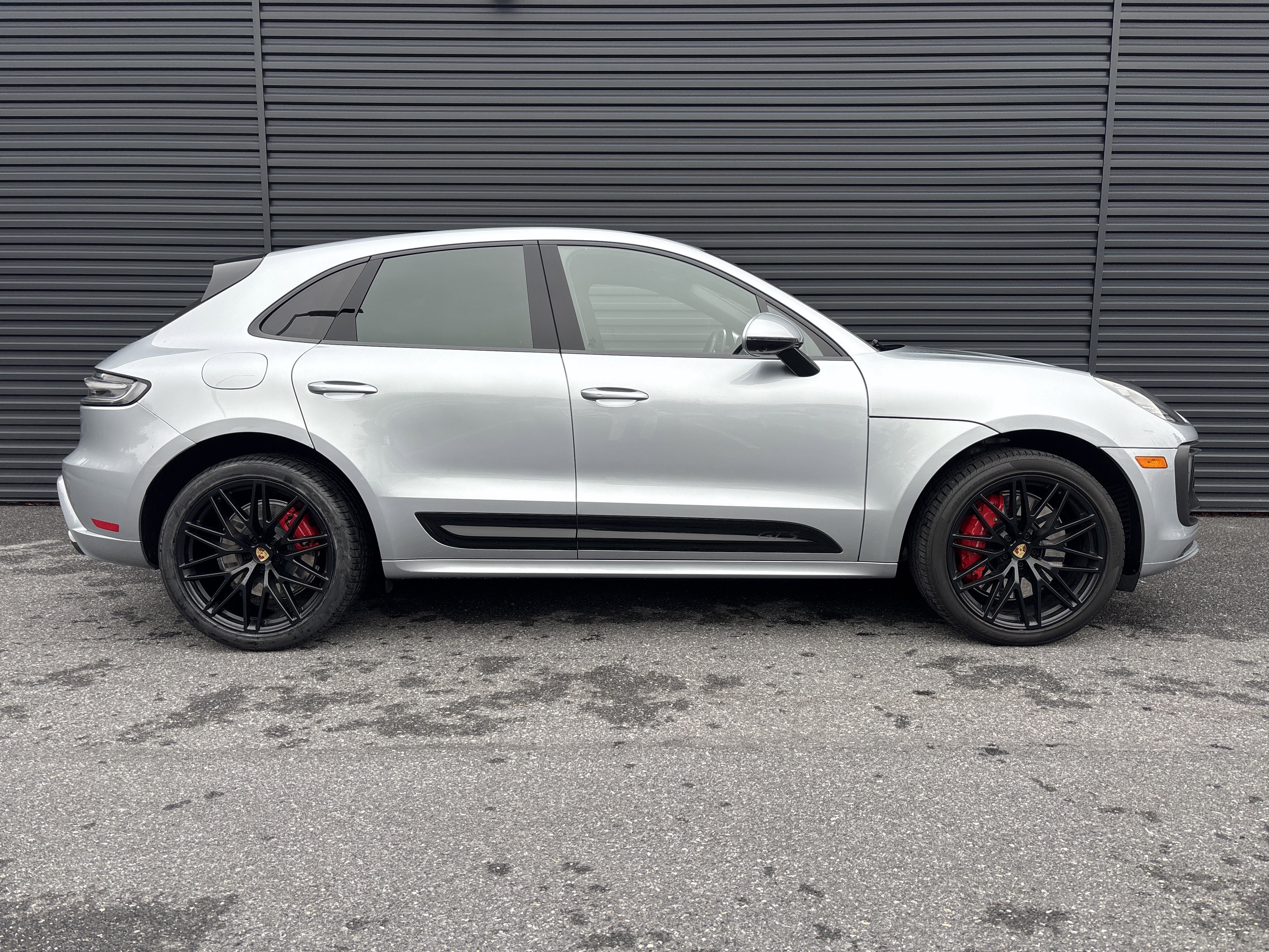 Used 2025 Porsche Macan GTS image 6