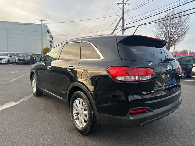 Used 2017 Kia Sorento LX image 3