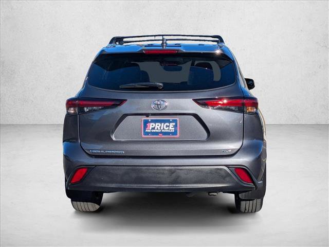 Used 2024 Toyota Highlander XLE image 7