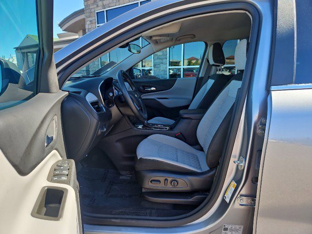 Used 2023 Chevrolet Equinox LT w/ Driver Convenience Package image 11