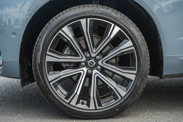 Certified 2023 Volvo XC60 B5 Ultimate w/ Climate Package AWD/4WD image 17