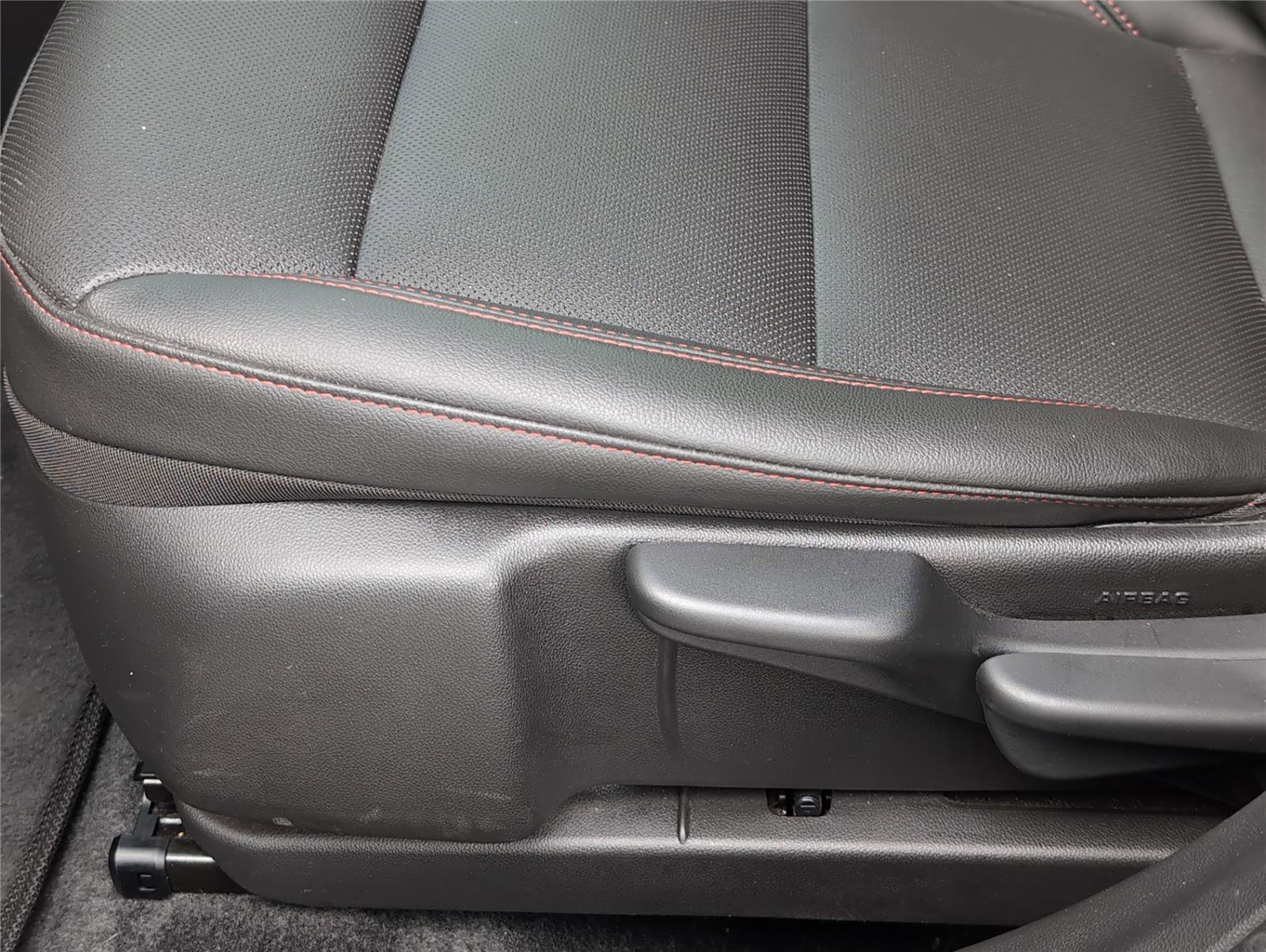 Used 2024 Chevrolet Trax RS w/ Sunroof Package image 19