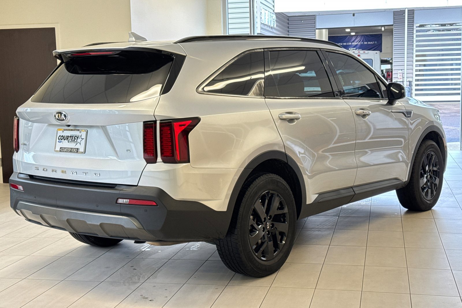 Used 2021 Kia Sorento S w/ Panoramic Sunroof Package image 4