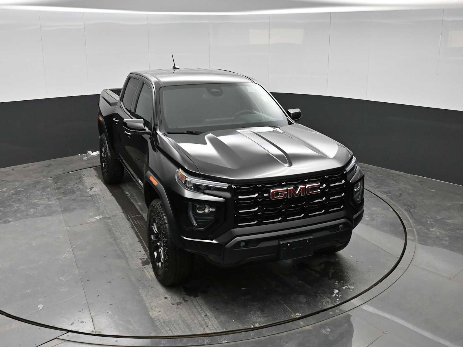 Used 2024 GMC Canyon Elevation w/ Convenience Package image 23