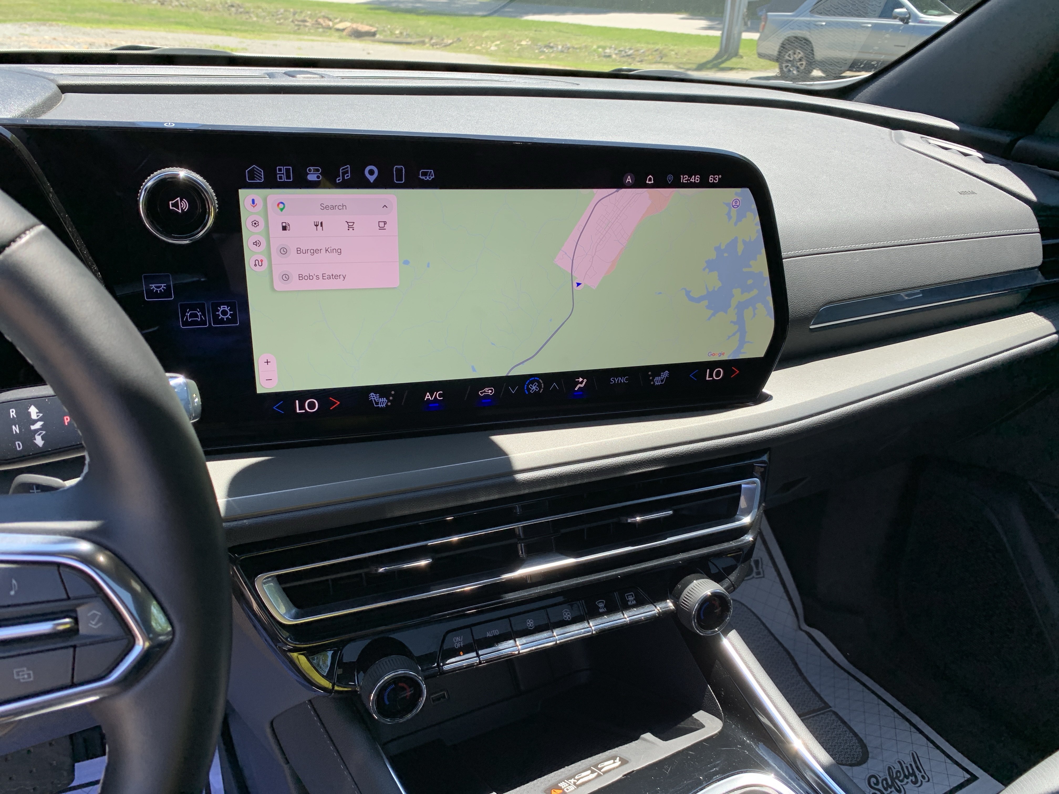 Used 2025 Chevrolet Traverse LT w/ Sun and Wheel Package FWD image 19