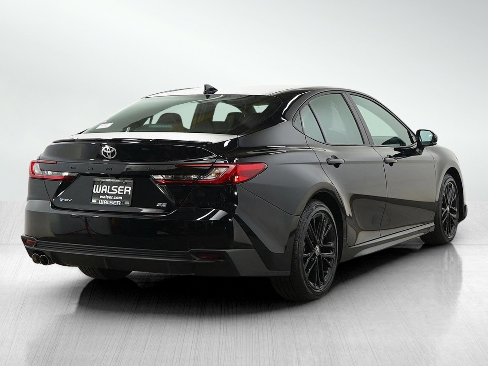 Used 2025 Toyota Camry SE FWD image 5