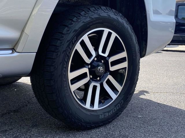 Used 2014 Toyota 4Runner Limited image 11