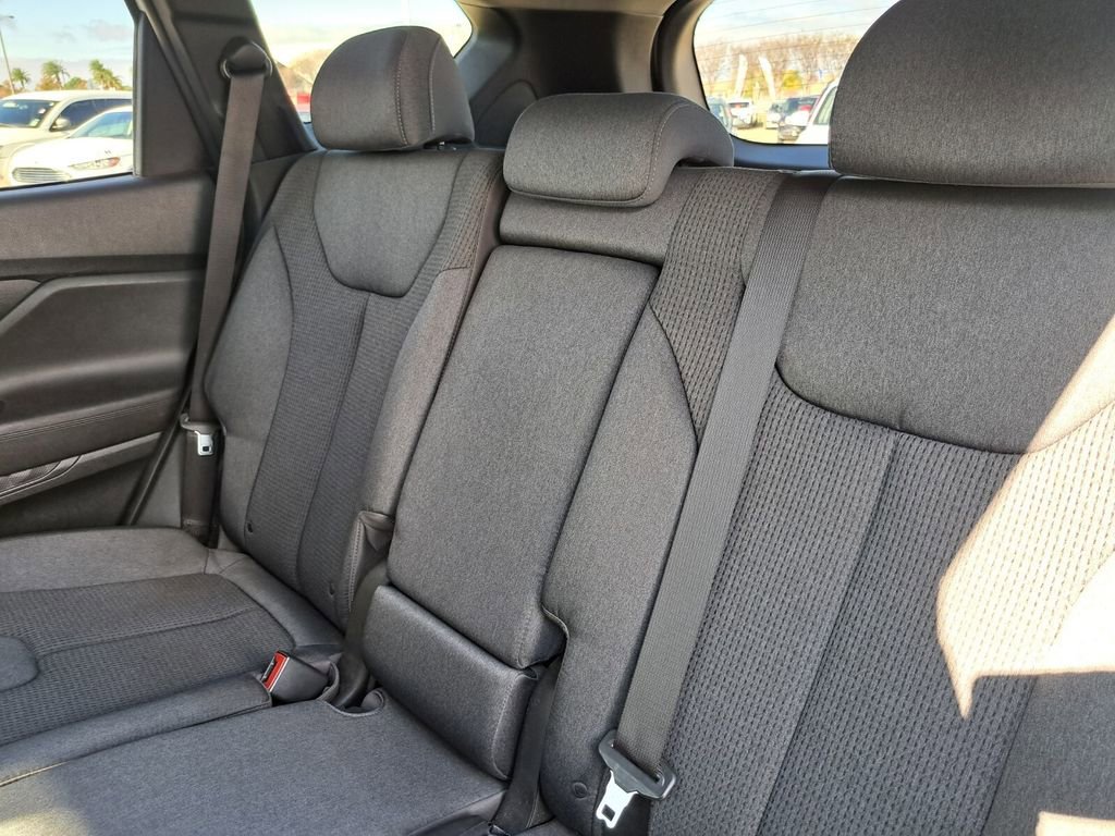 Used 2023 Hyundai Santa Fe SE image 25