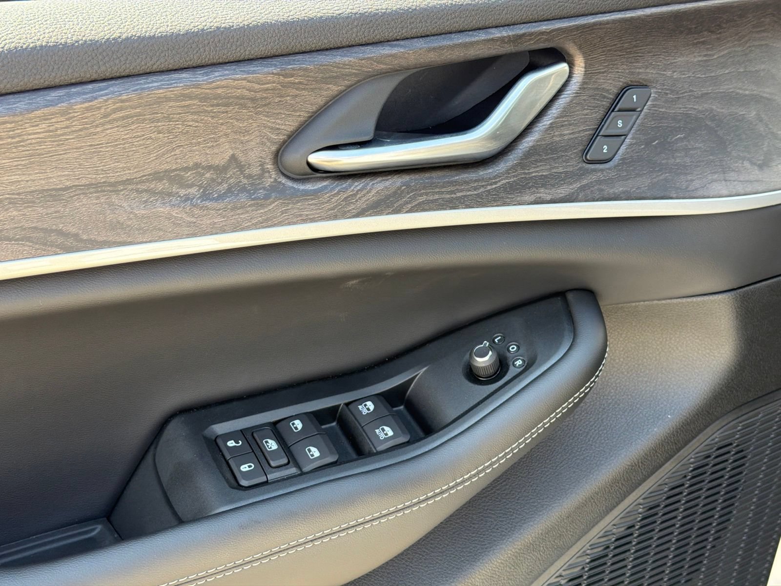 New 2026 Jeep Grand Cherokee Limited AWD/4WD image 15