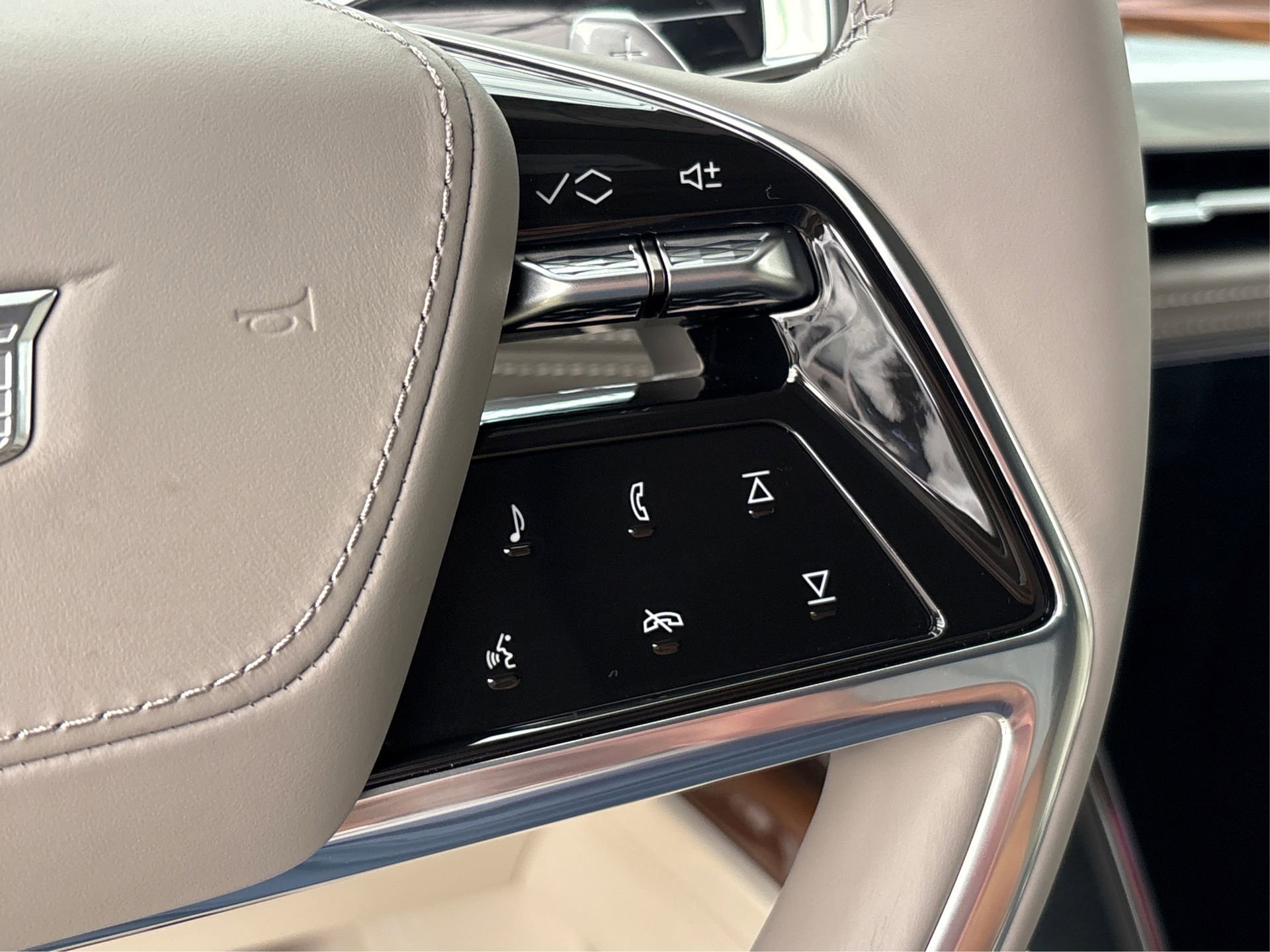 New 2025 Cadillac Escalade ESV Sport Platinum image 30