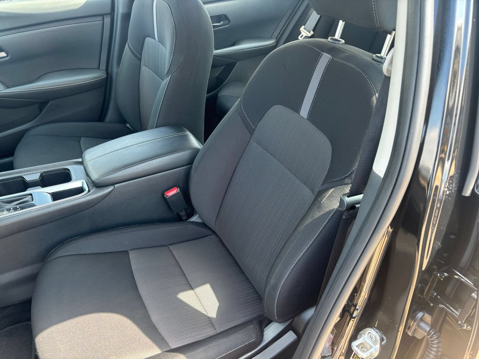 Used 2025 Nissan Sentra SV FWD image 27