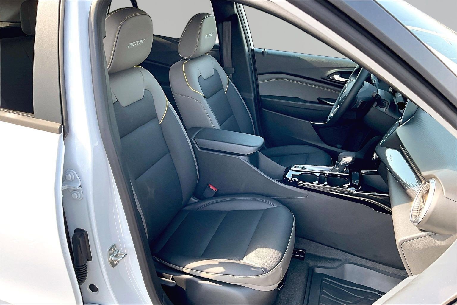 New 2026 Chevrolet Trax ACTIV w/ Driver Confidence Package FWD image 10