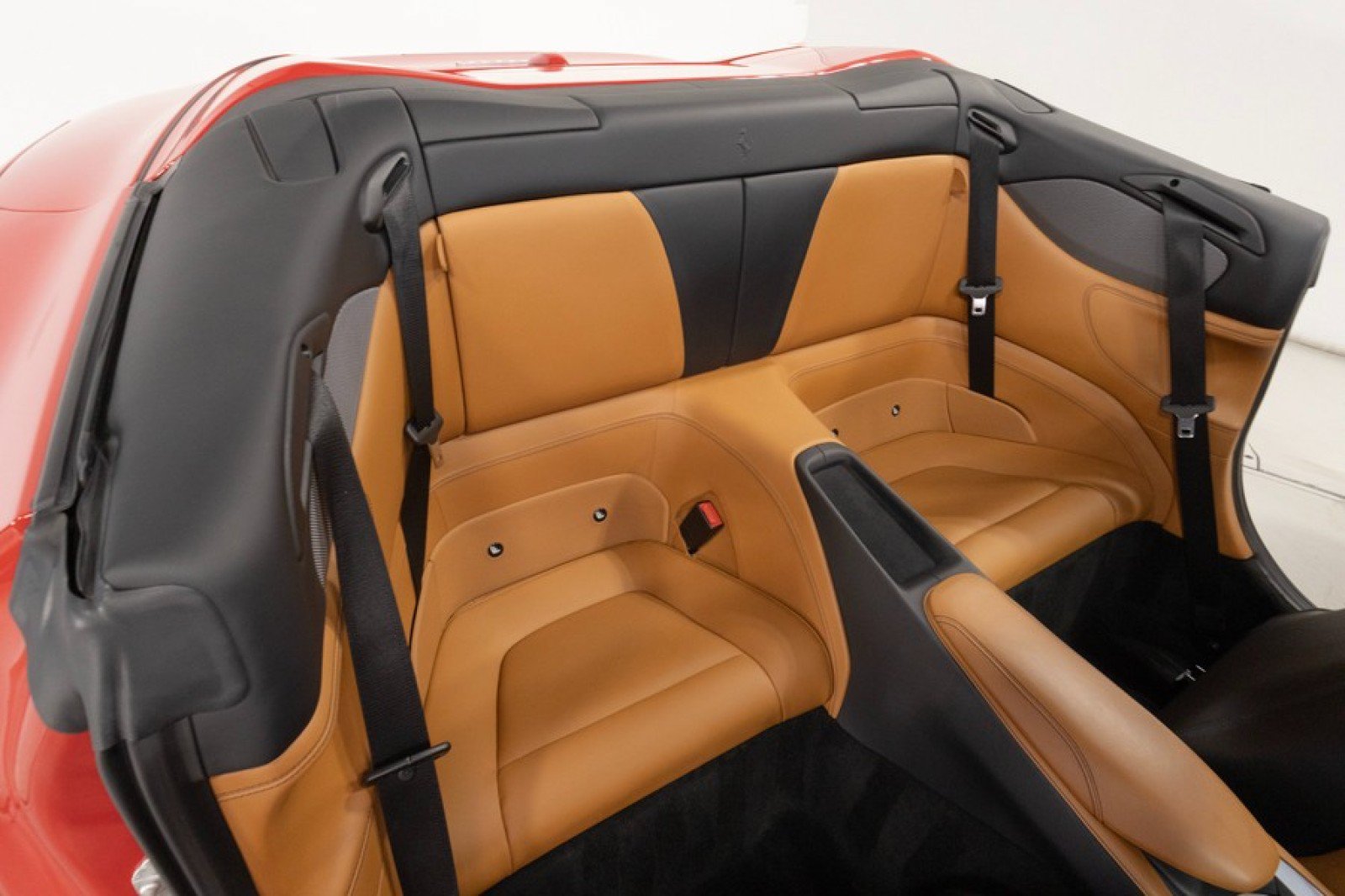 Used 2019 Ferrari Portofino RWD image 54