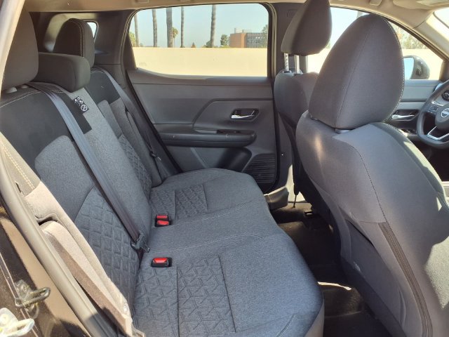 Certified 2025 Nissan Kicks SV AWD/4WD image 24