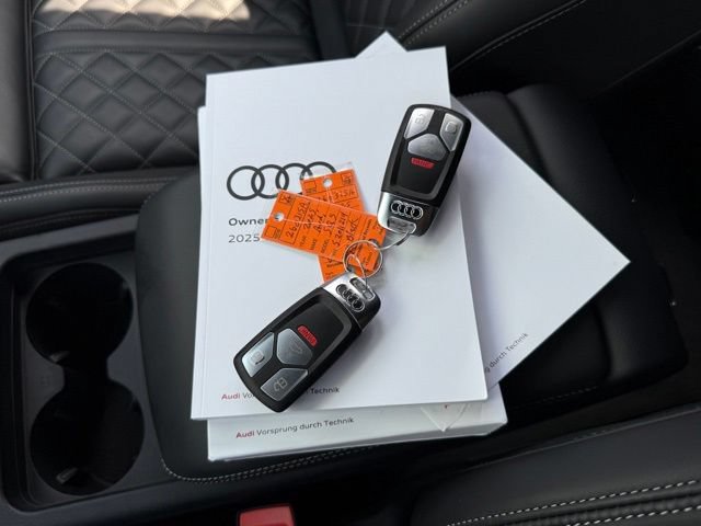 Used 2025 Audi SQ5 Premium Plus w/ Premium Plus Package AWD/4WD image 5