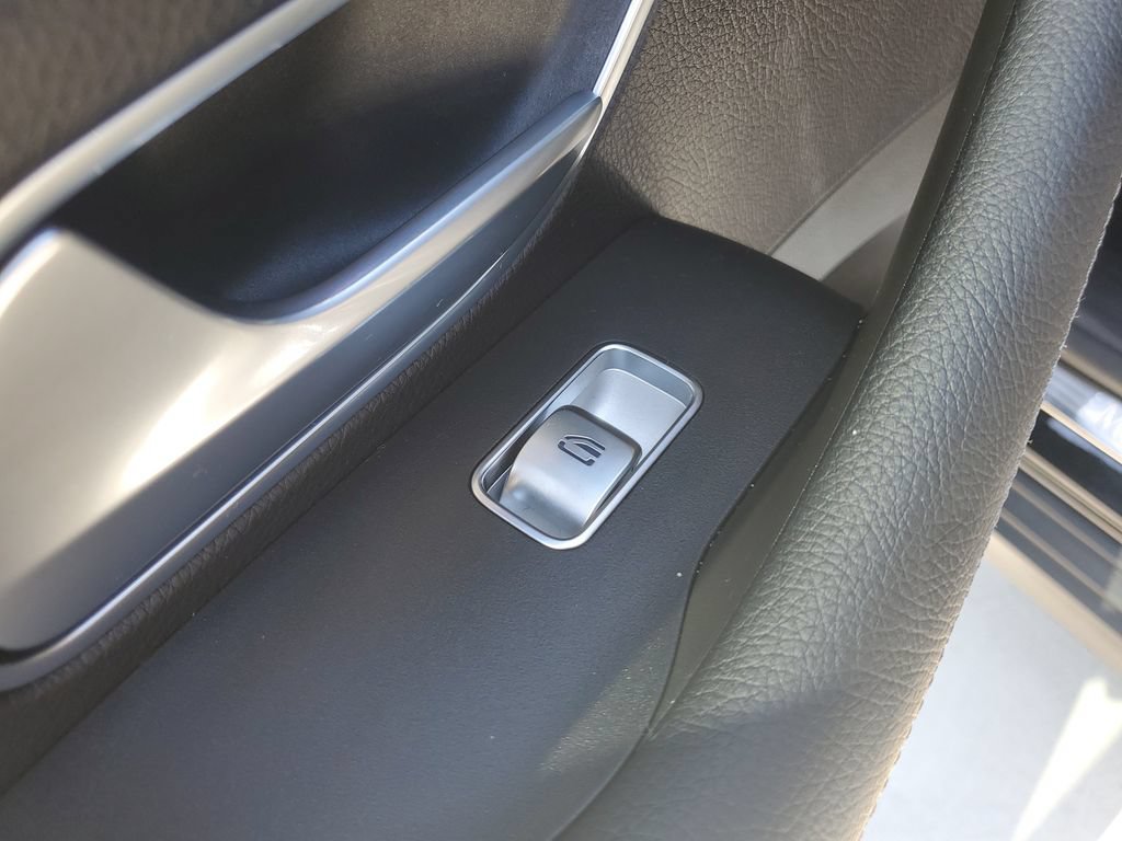 Used 2025 Mercedes-Benz GLE 450e 4MATIC image 19