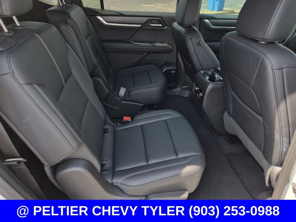 Used 2026 GMC Acadia Elevation w/ Elevation Premium Package FWD image 16